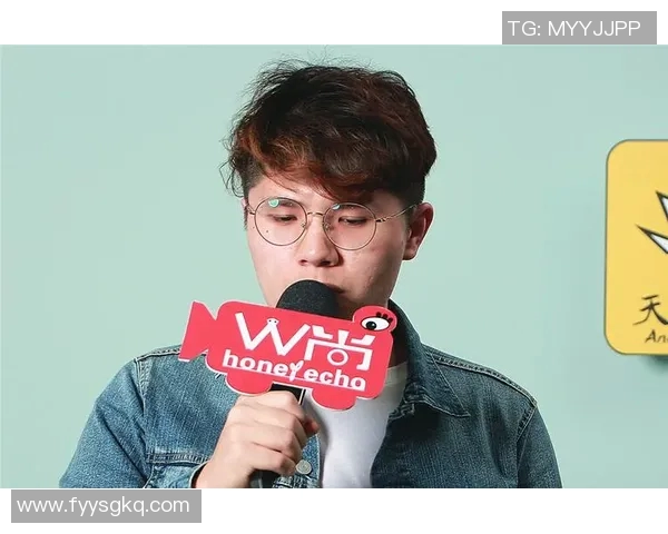 素人挑战足球明星经典动作的趣味模仿大赛精彩瞬间回顾