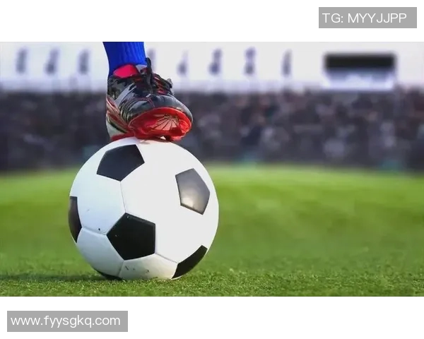 华丽球风的足球明星们如何在绿茵场上展现个人魅力与技艺之美